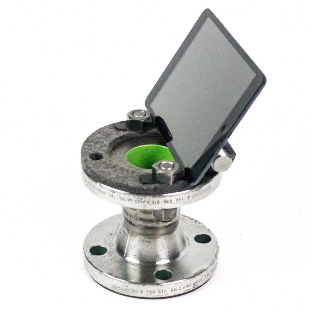 Flange_iPad_stand_isometric_7ef023a0-4e8c-4f7b-a272-da3e59545bda.jpg