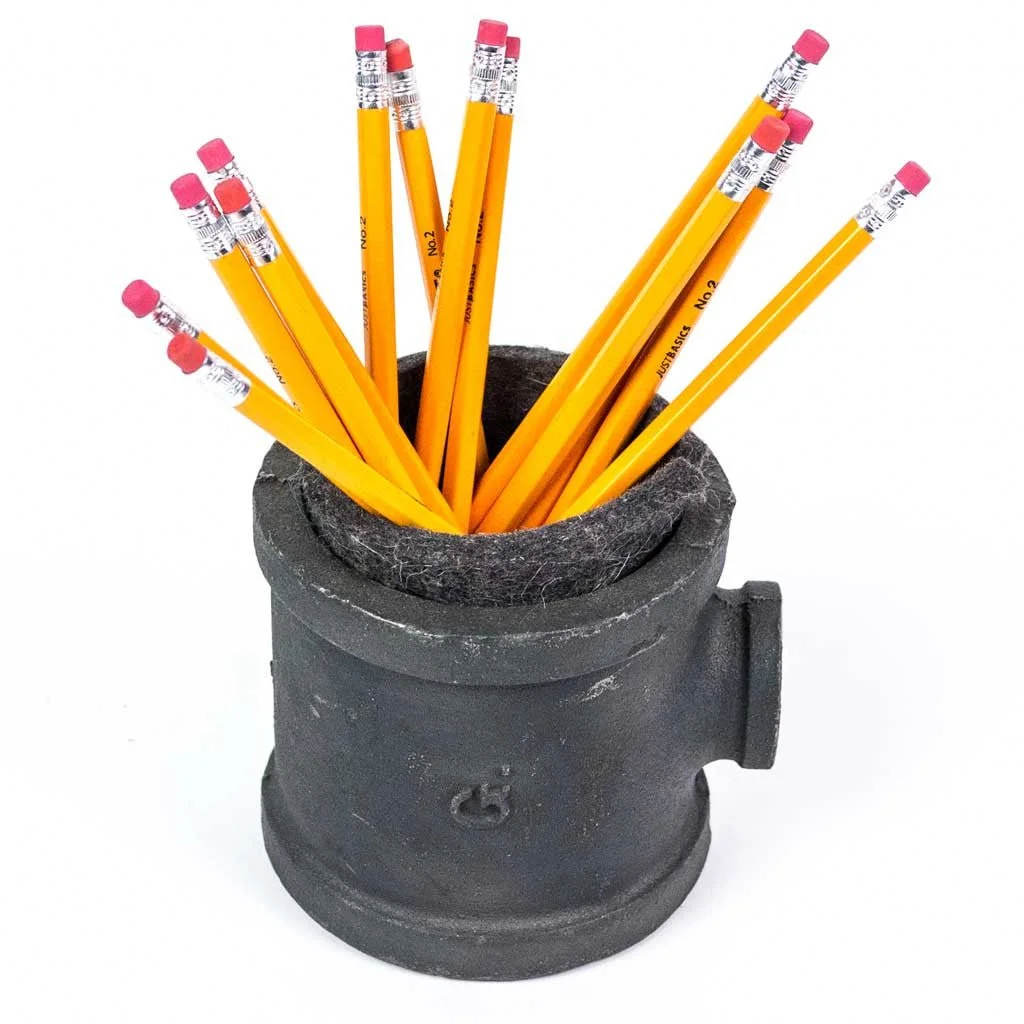 Steel_pencil_holder_loaded.jpg